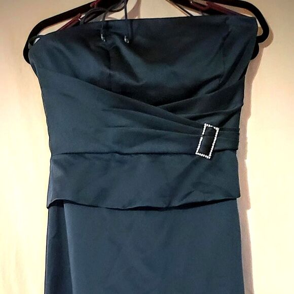 Madeleine Women's Green Dress - Picture 1 of 3